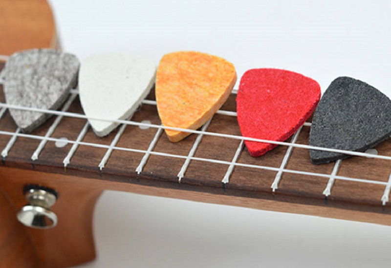 ukulele accessories - picks