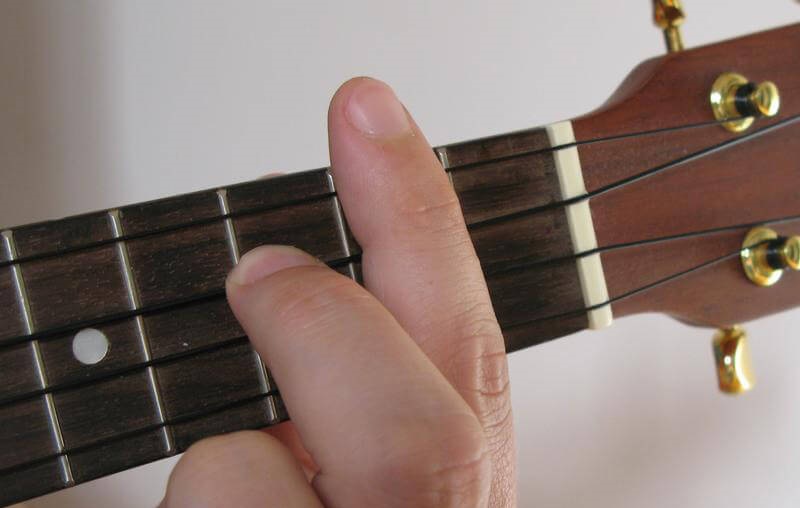 how to play b7 on ukulele