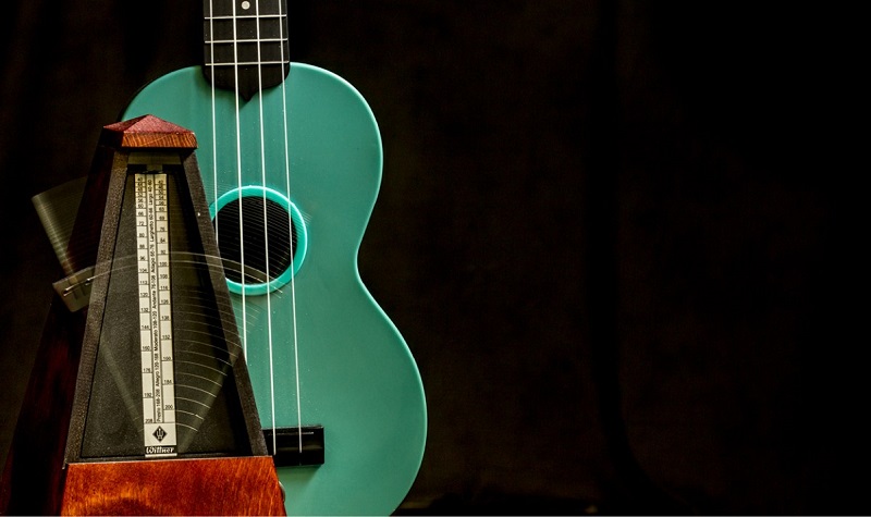 metronome-while-practicing-on-ukulele