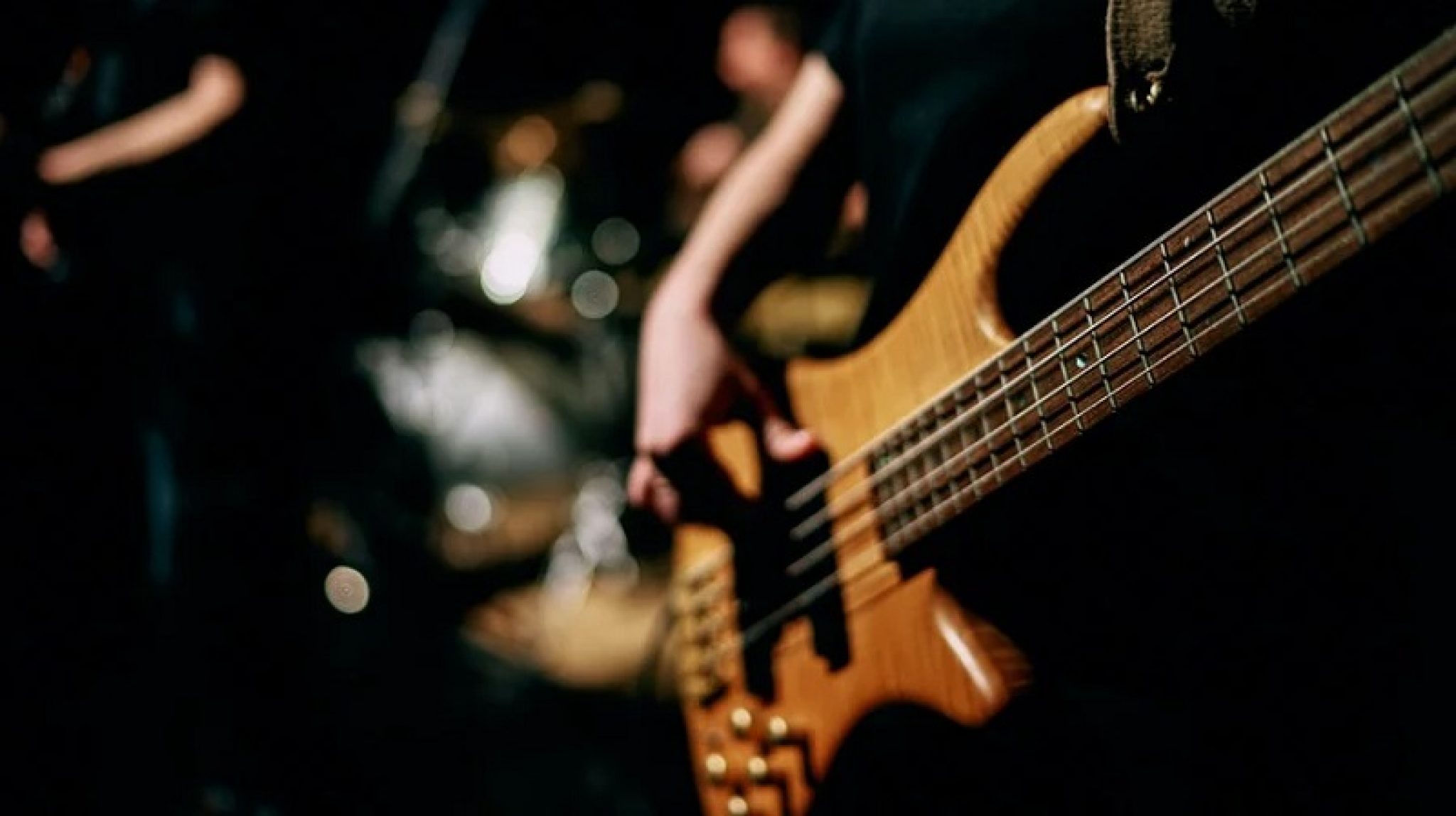 8 Best Short Scale Bass Guitar For All Budgets 2023 Reviews