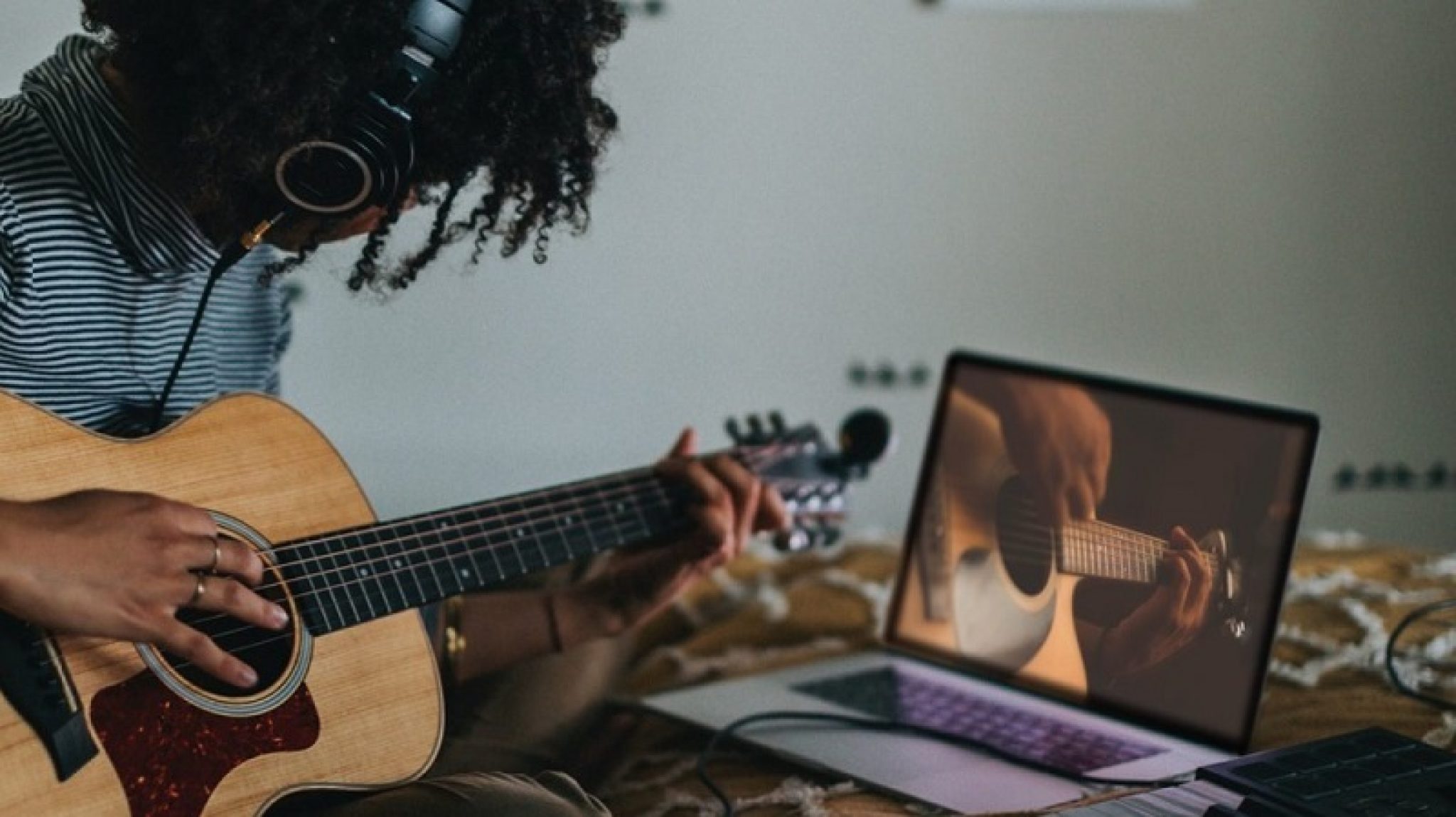 Best Way To Learn Guitar Online in 2023 Strings Kings