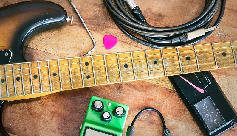 guitar accessories for beginners 2