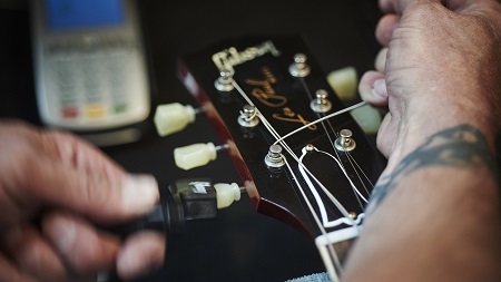 changing guitar strings